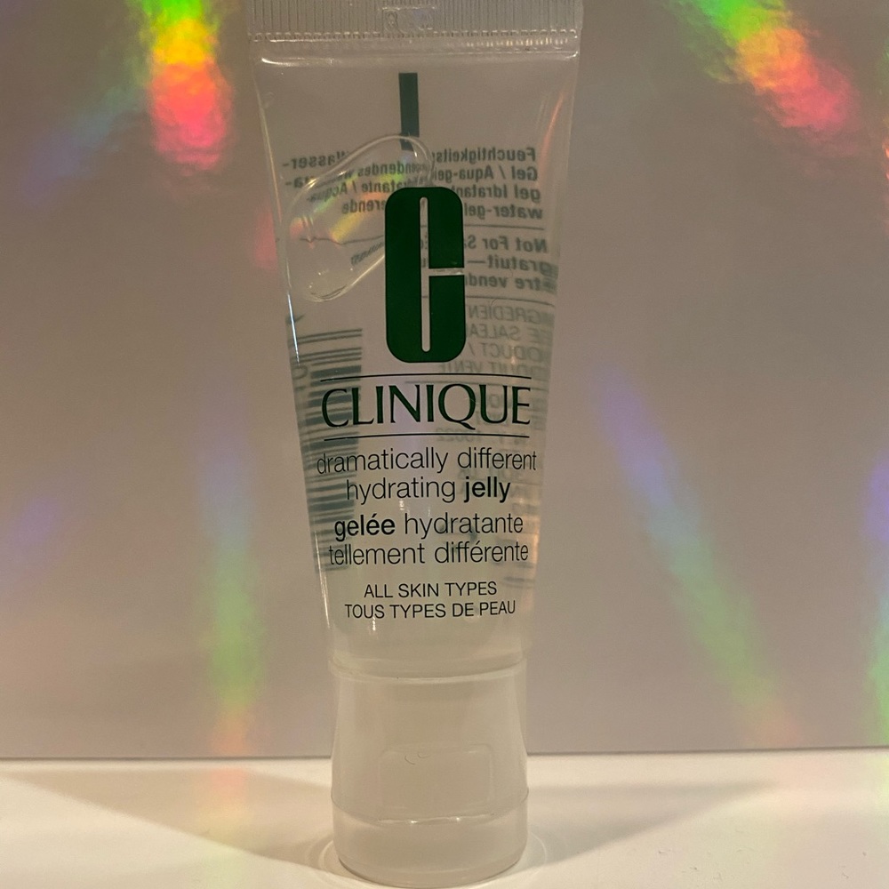 Dramatically Different Hydrating Jelly